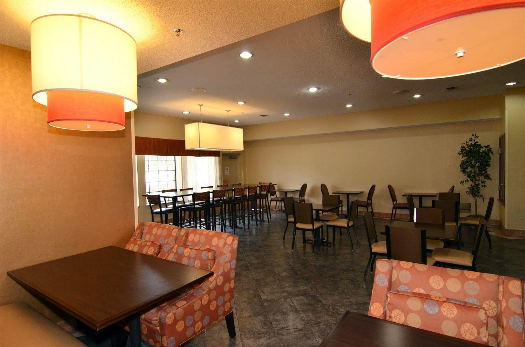 Comfort Inn & Suites Burnet Exterior photo
